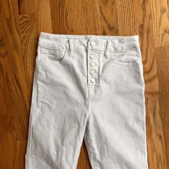 Good American Good Curve Cropped Button Fly Straight Leg Jeans - Picture 3 of 12